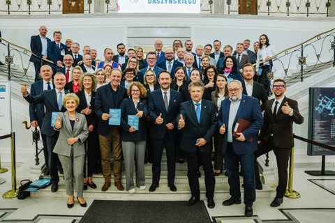 ZIELONE ŚWIATŁO DLA METROPOLII